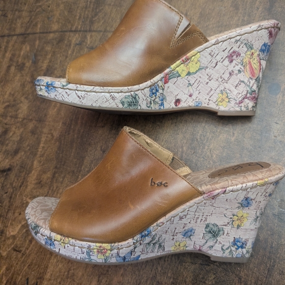 b.o.c. Women's Brown Leather Mules - Picture 2 of 6